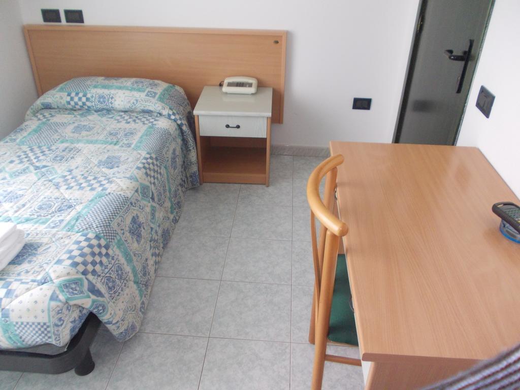 Hotel Scacco Rosso à Sant'Egidio alla Vibrata Chambre photo