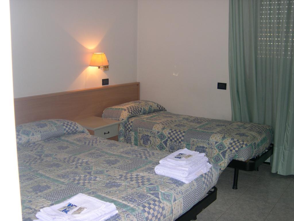 Hotel Scacco Rosso à Sant'Egidio alla Vibrata Chambre photo