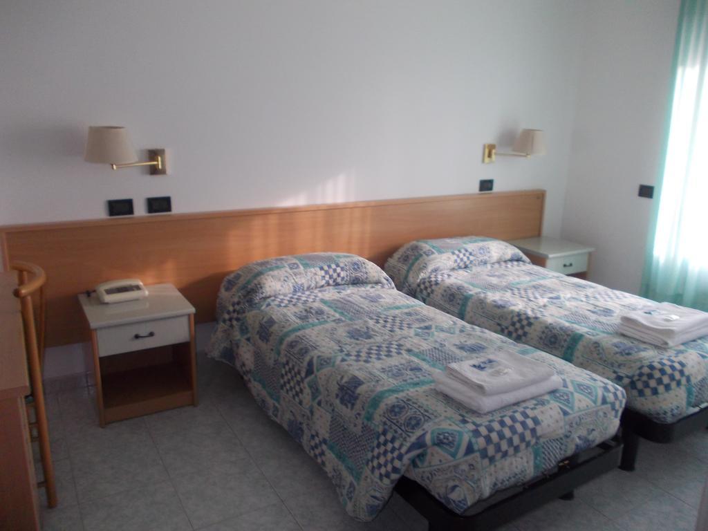 Hotel Scacco Rosso à Sant'Egidio alla Vibrata Chambre photo