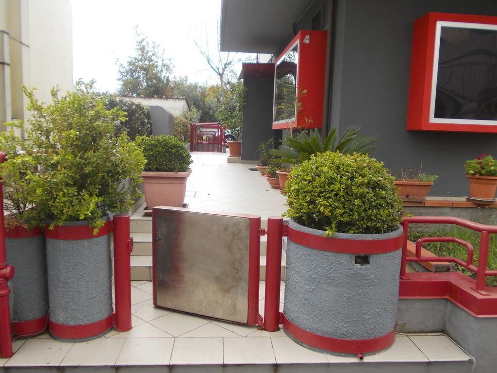 Hotel Scacco Rosso à Sant'Egidio alla Vibrata Extérieur photo
